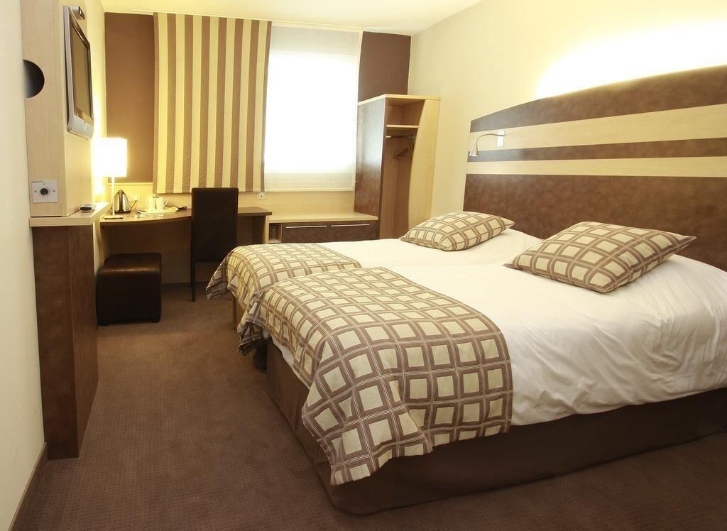 Campanile Ouest - Croix D'argent 4*