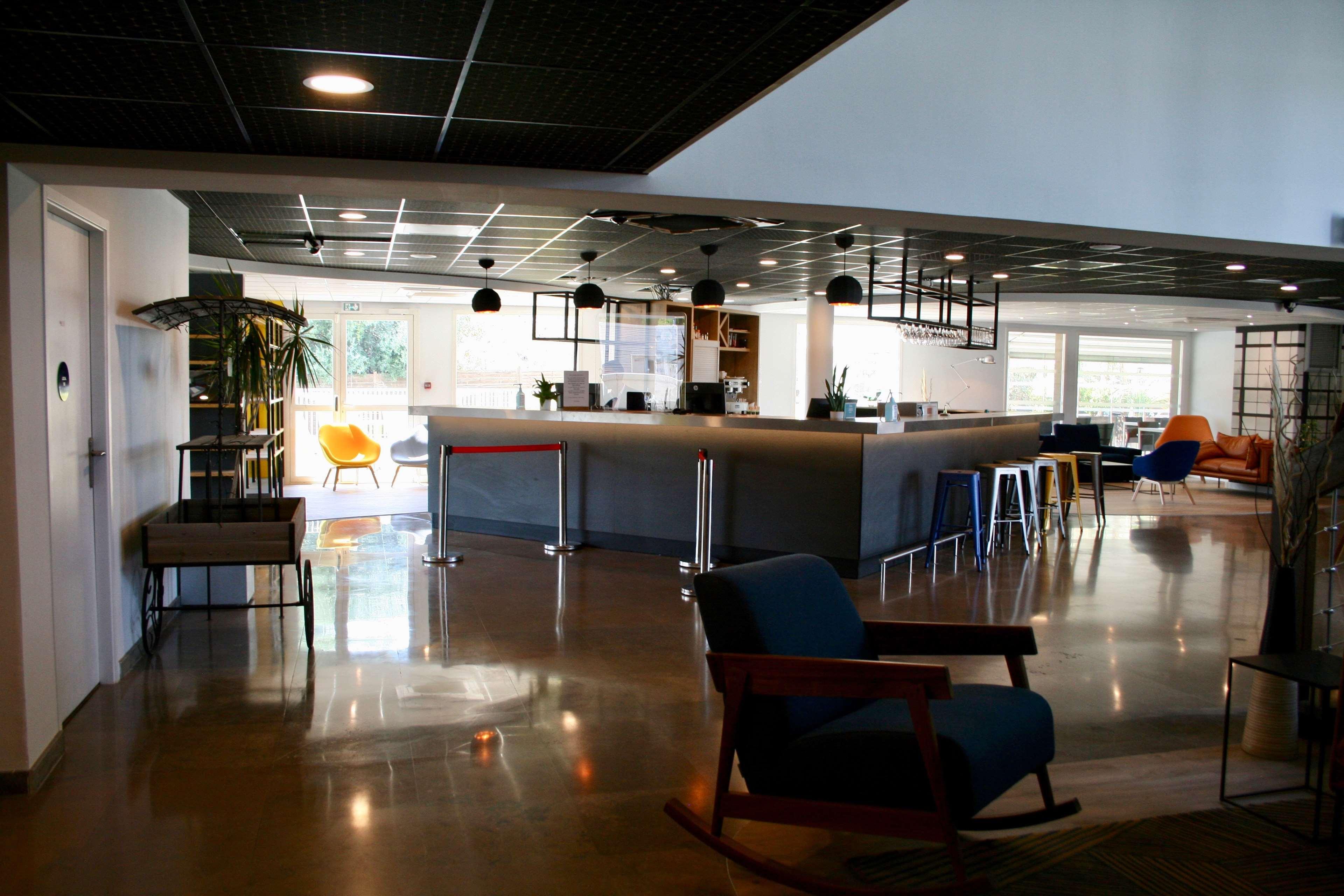 Campanile Ouest - Croix D'argent Hotel 4*