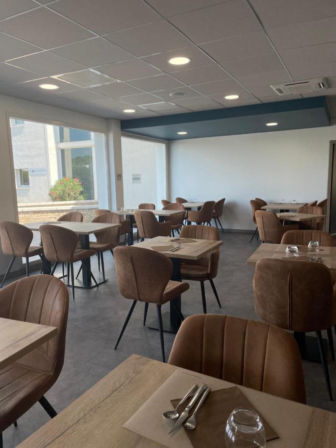 Campanile Ouest - Croix D'argent Hotel