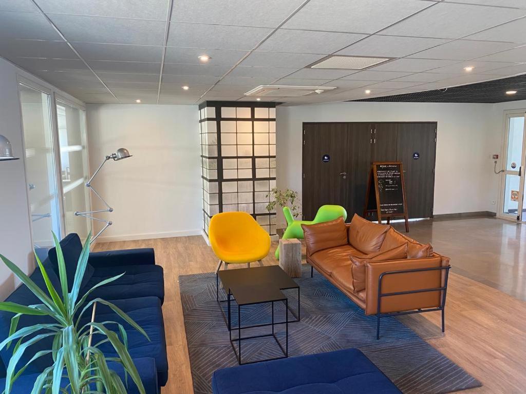 Campanile Ouest - Croix D'argent Hotel 4*