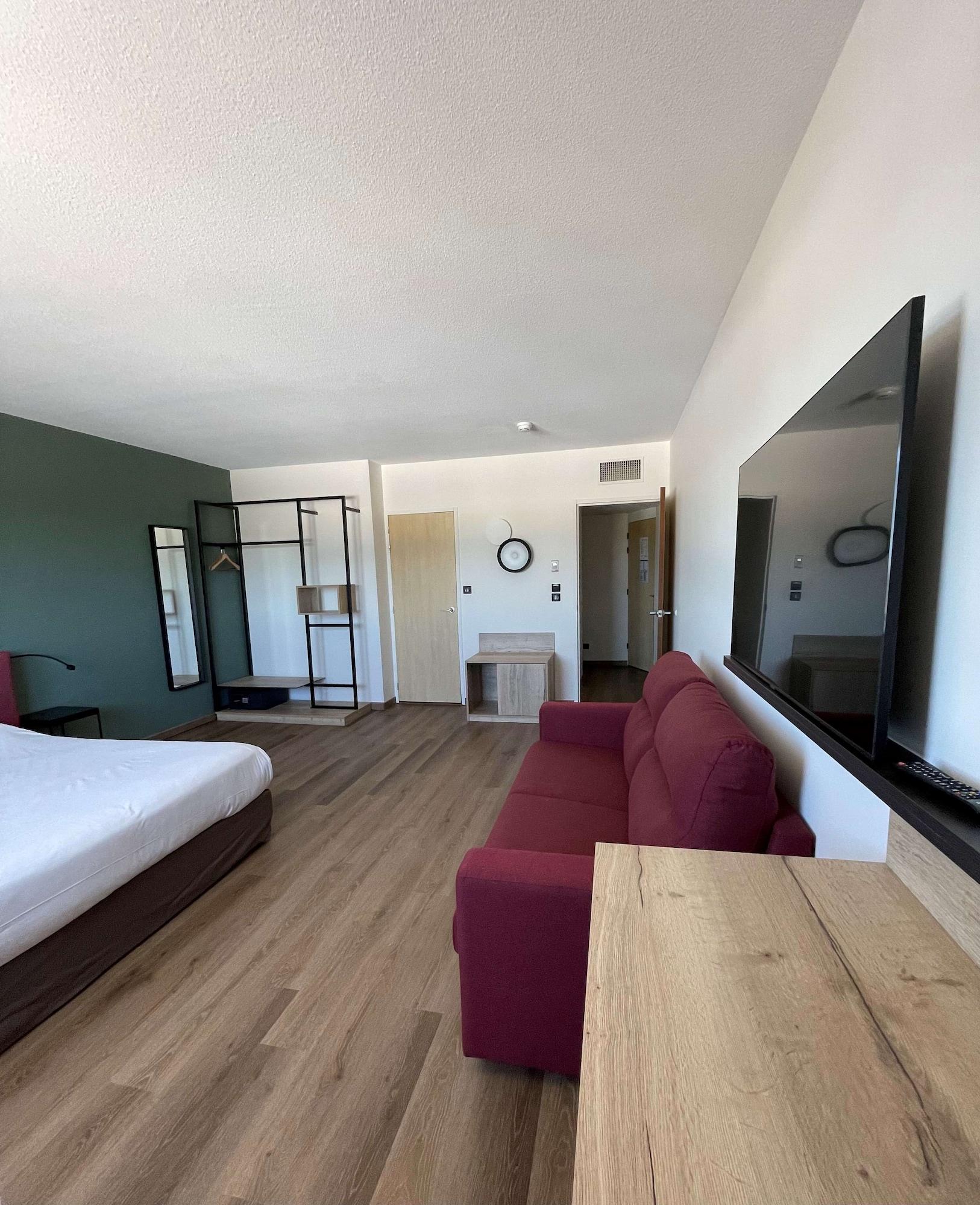 Hotel Campanile Ouest - Croix D'argent 4*