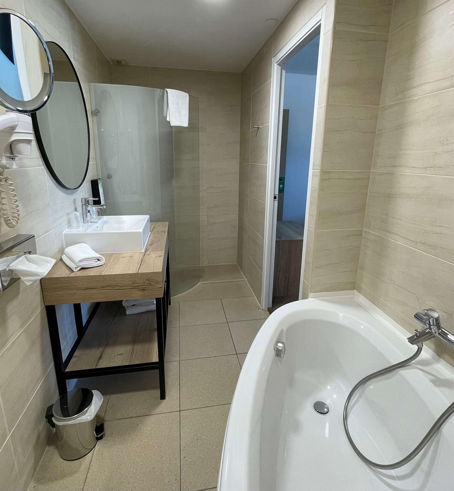 Campanile Ouest - Croix D'argent 4* Montpellier