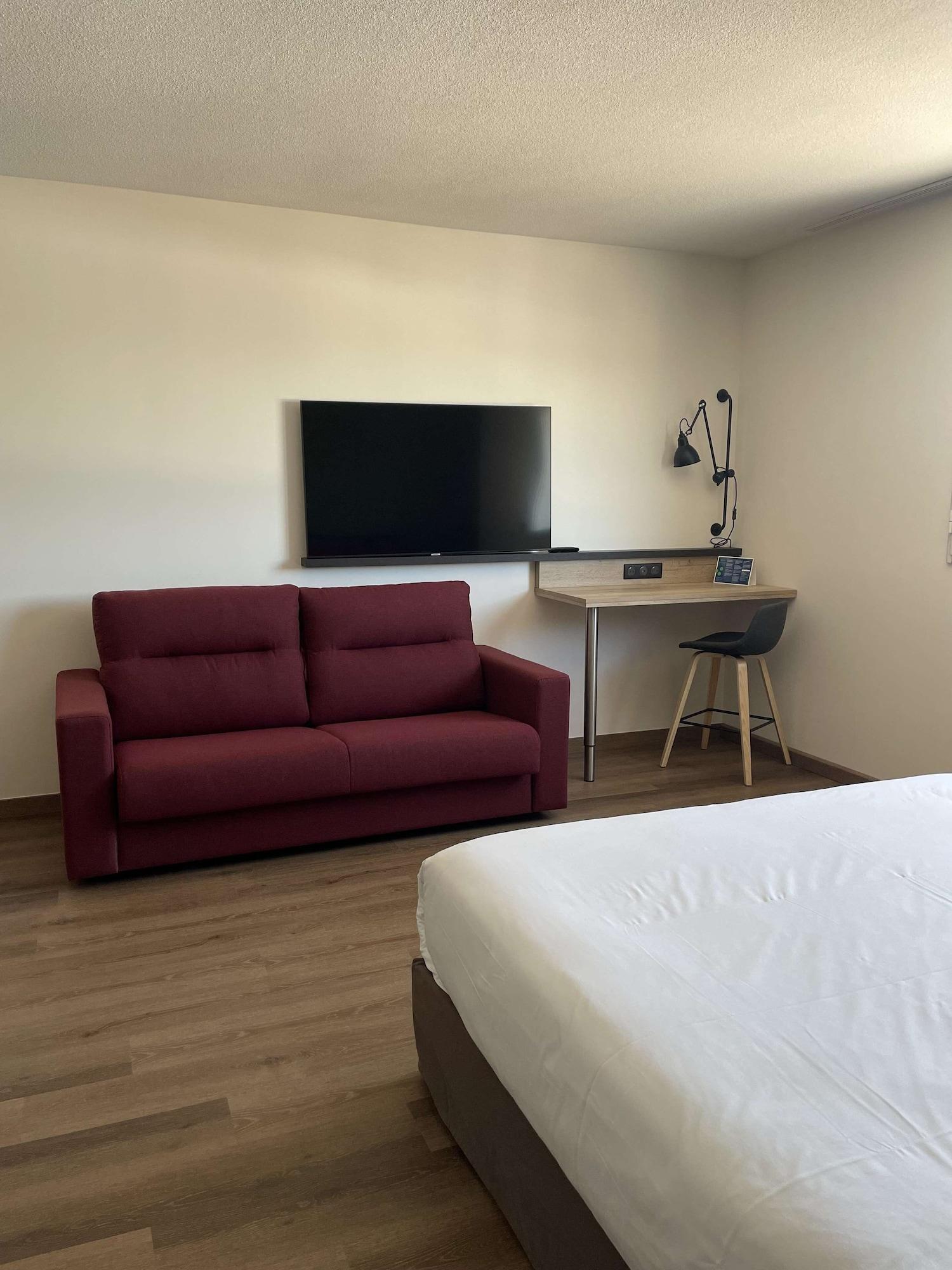 Hotel Campanile Ouest - Croix D'argent 4*