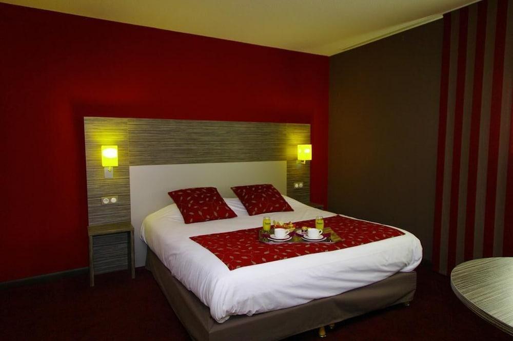 Hotel Campanile Ouest - Croix D'argent 4*