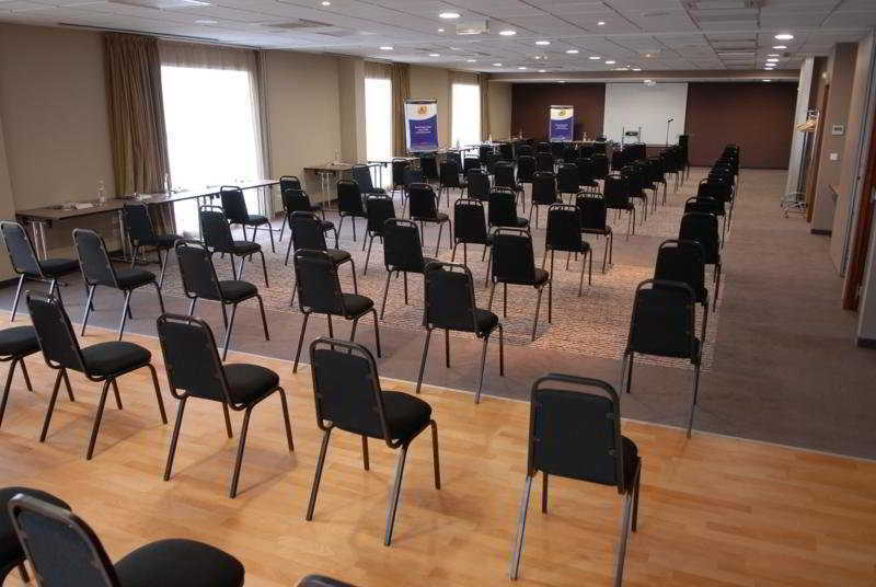 Campanile Ouest - Croix D'argent Hotel 4*