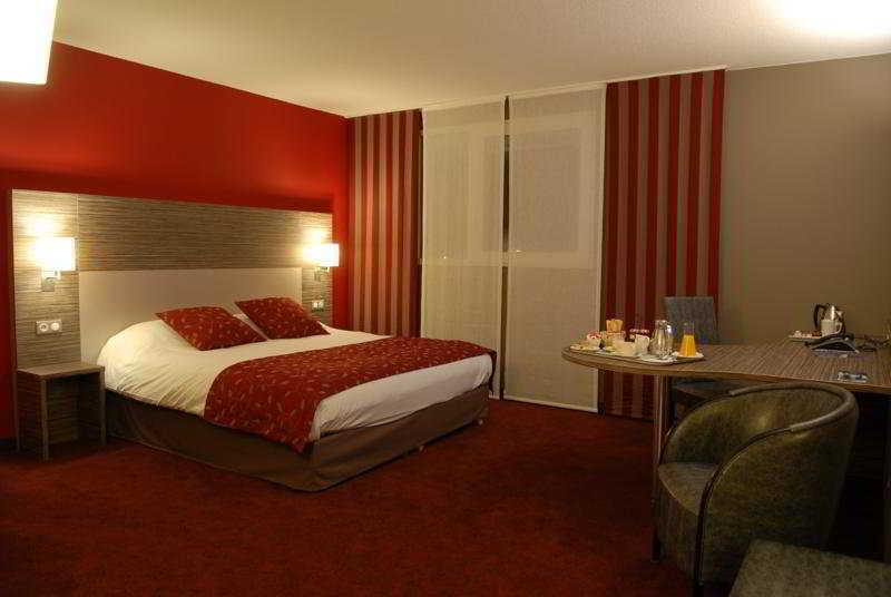 Campanile Ouest - Croix D'argent 4*